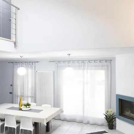 Alba-asti-langhe Con Vigna, Patio E Piscina