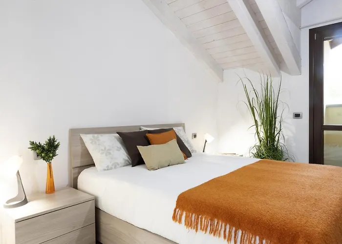 Alba-asti-langhe Con Vigna, Patio E Piscina 别墅